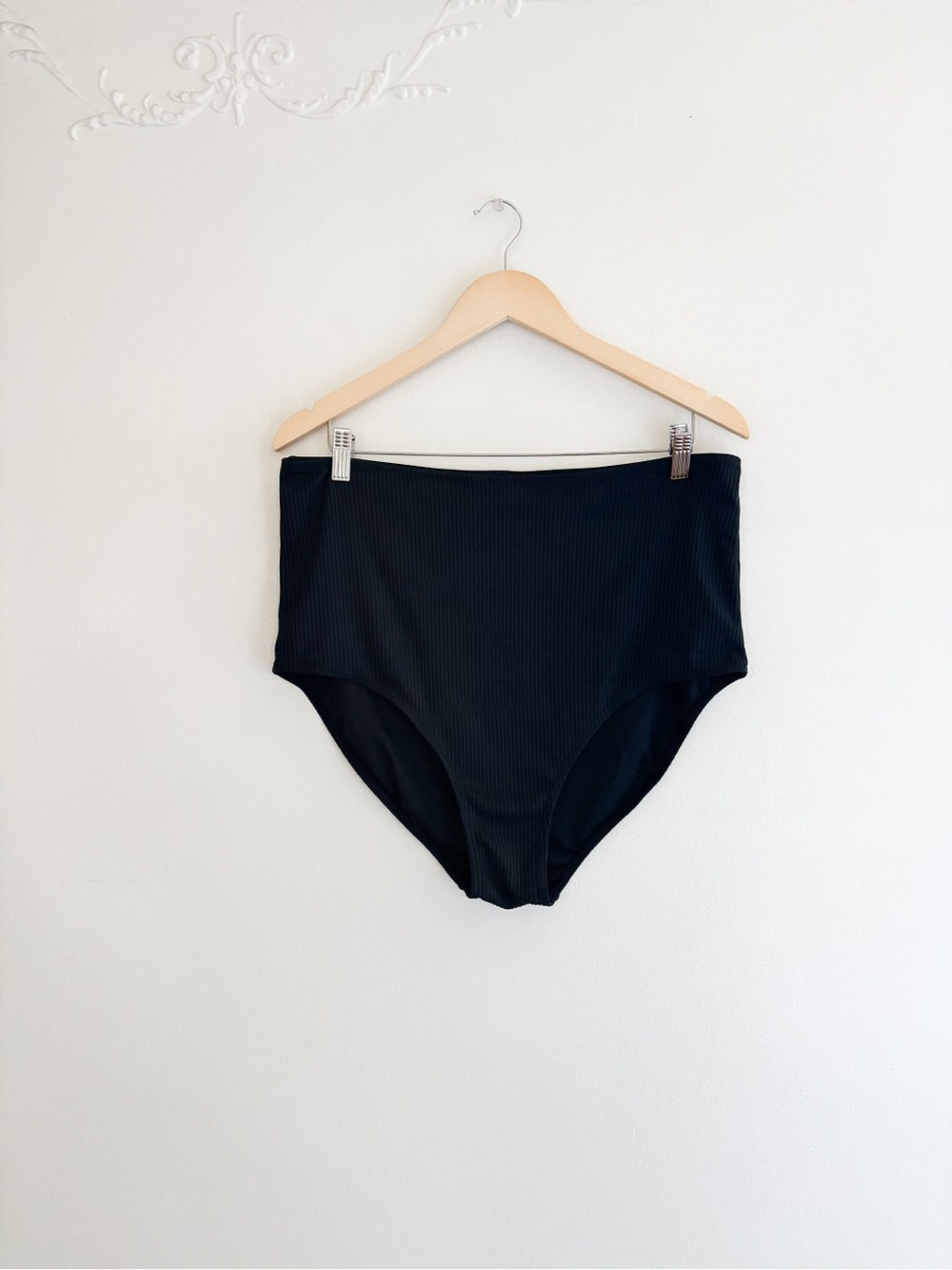 Coral Reef Black Ribbed Swimsuit - Picture 7 of 10